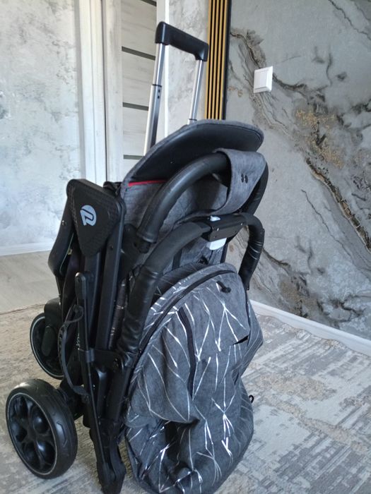 Коляска прогулочная