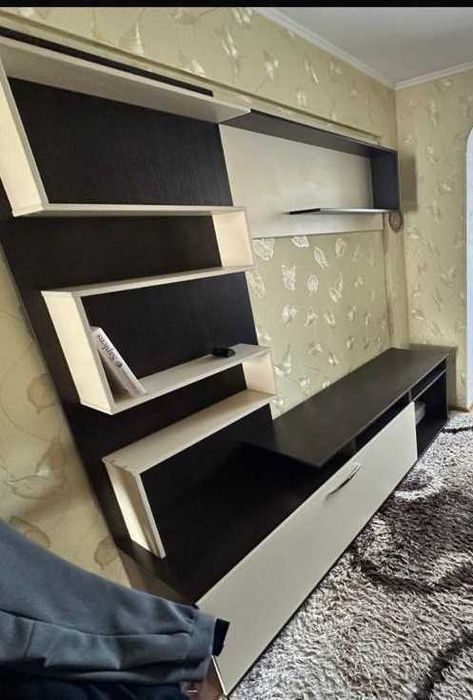 Продам стильную стенку-горку