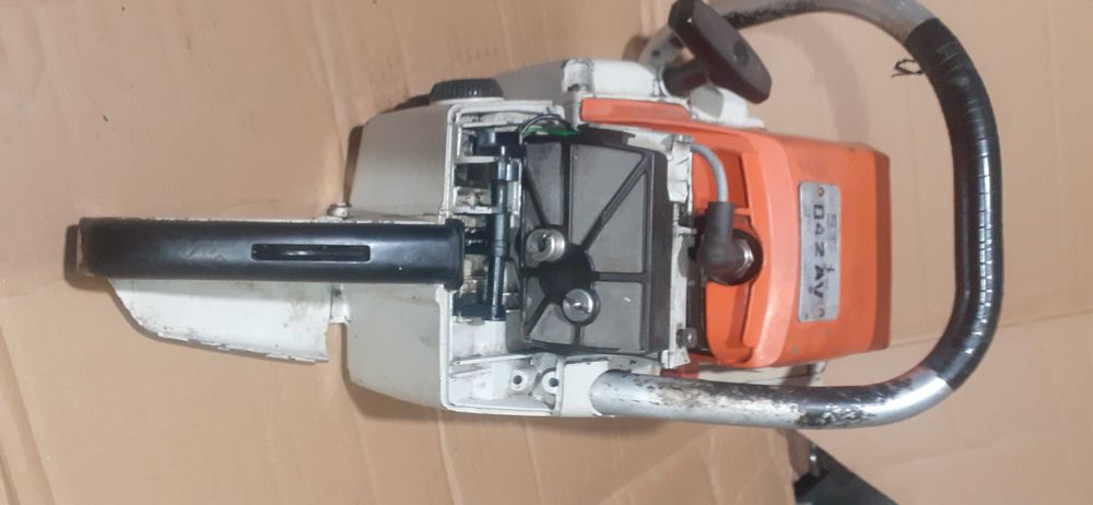 Drujba Stihl 042 AV, profesionala, de 68 cc, functionala, incompleta