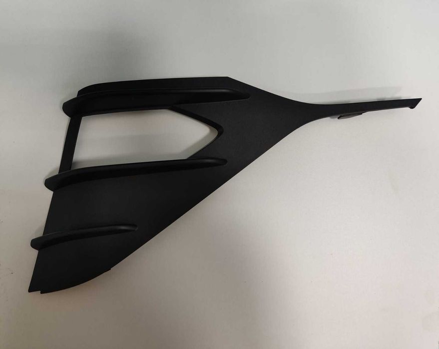 Накладка ПТФ Hyundai Elantra 7 (23-24г) передний 86563AABA0