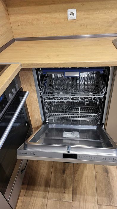 Дава се под наем Тристаен апартамент в София, Връбница 2 - 72 кв.м за 648.21 € - Снимка #4