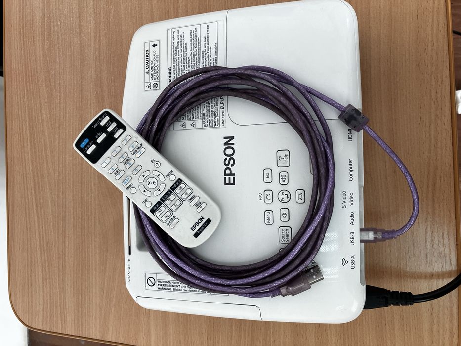 Продам пректор EPSON.