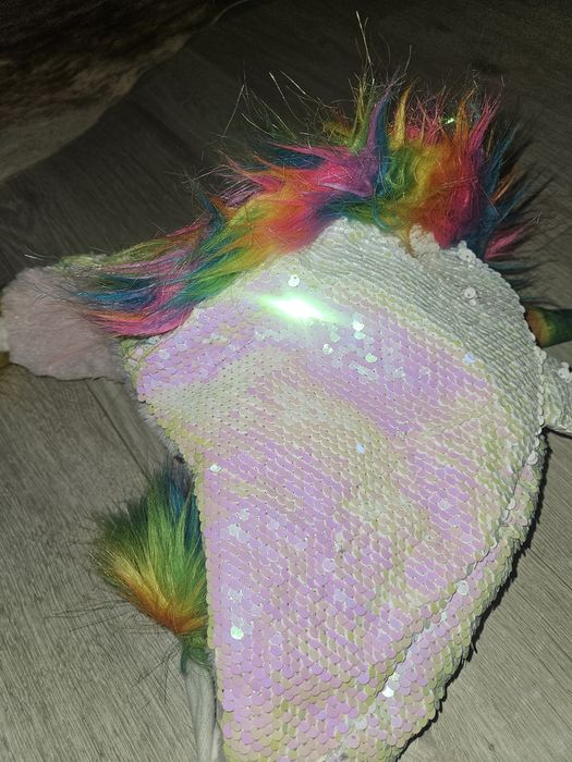 Vand caciula groasa Unicorn cu paiete
