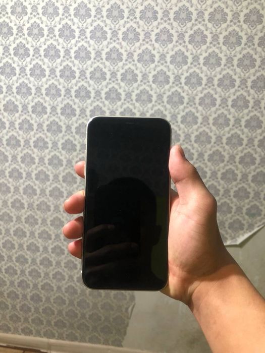 продается или обмен айфон 11