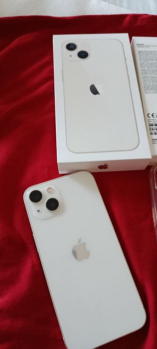 Telefon iPhone 13, culoare alb