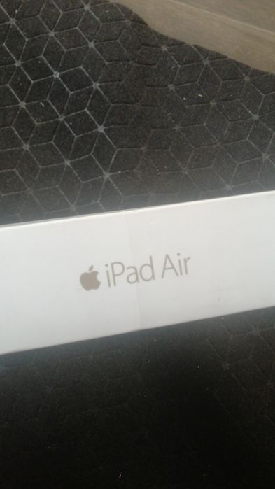 Продам Айпад 2 в нормальном состоянии