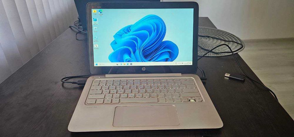 Лаптоп HP Spectre 13.3 F1N51EA (Руски букви)