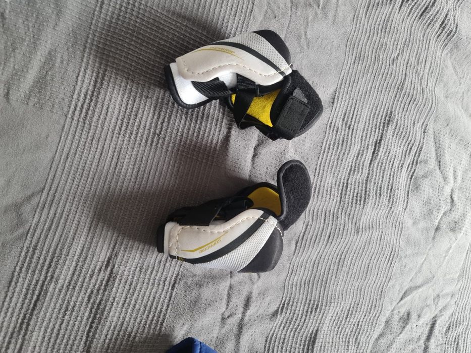 Продам хоккейную аммуницию