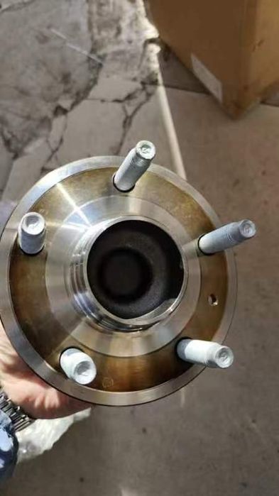 Цапфа для Шевроле Монза заднее левое колесо