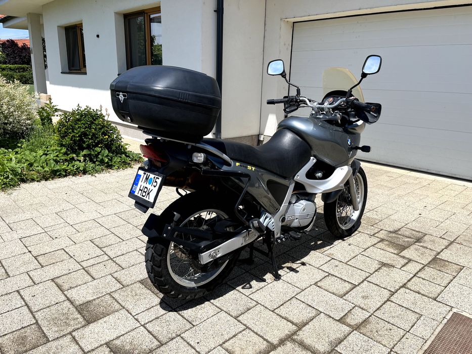 Vând motocicleta BMW F650ST (1999) – 10.000 km, revizii, stare f. bună, dotări