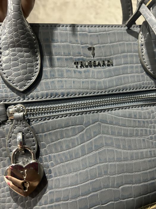 Оригинална дамска чанта  TRUSSARDI