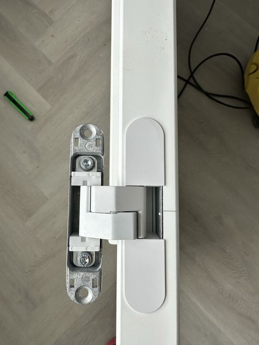 Установка межкомнатных дверей