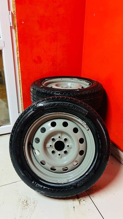 Покрышки вместе штамп