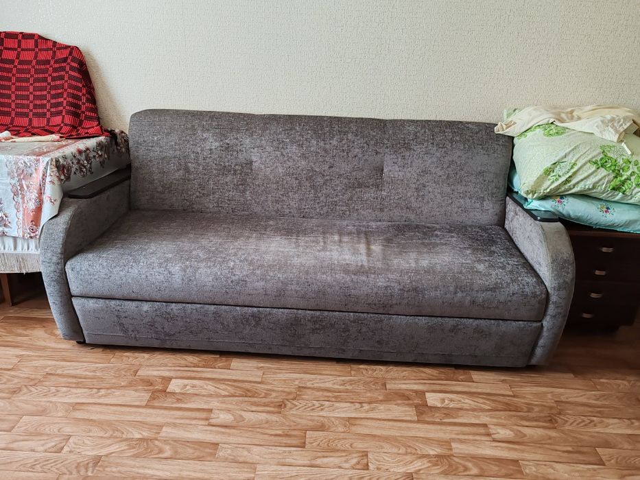 Продам диван с креслом