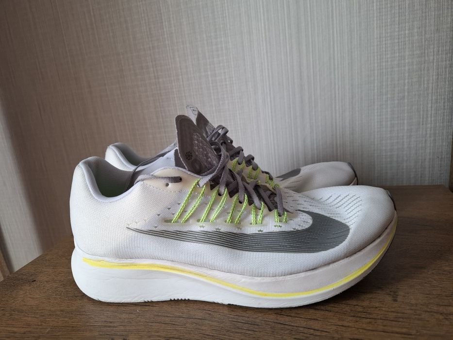 Nike Zoom Fly маратонки 44 номер.
