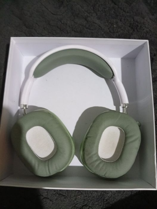 AirPods Max наушники