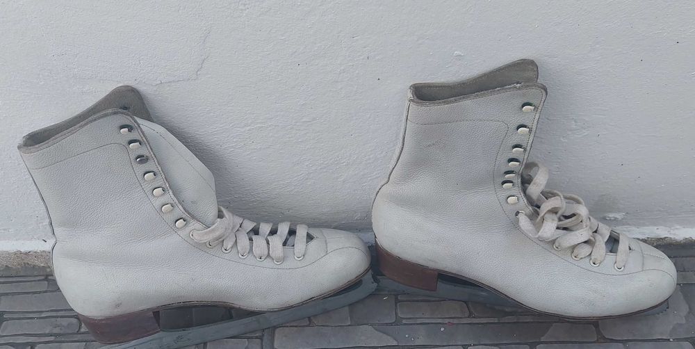 Patine de gheata adulti piele naturala