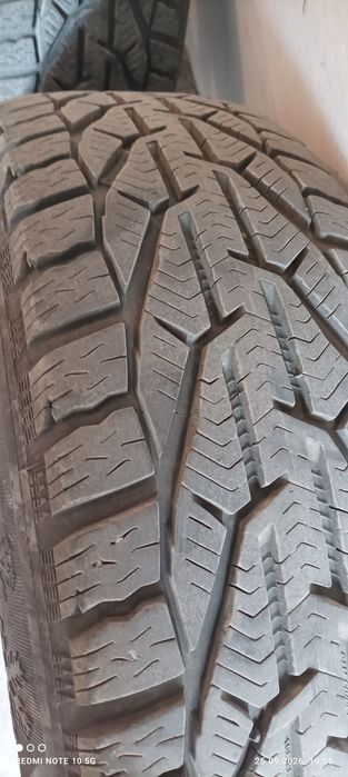 Продавам джанти с гуми 15 цола. Джантите са свалени от Мерцедес W202.Състояние много добро гумите са карани  един сезон