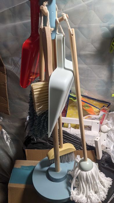 Set de jucarie matura, faras, mop, laveta, etc din lemn