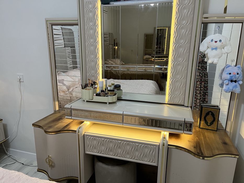 Продам спальный гарнитур