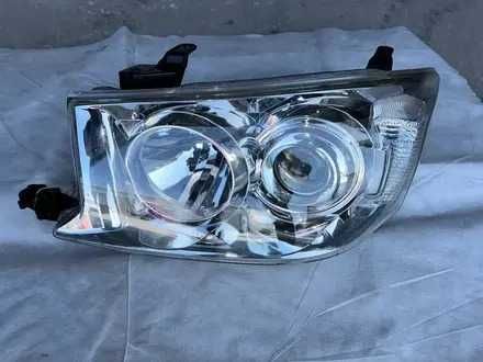 Фара Тойота Фортунер 2008- /Toyota Fortuner 2011