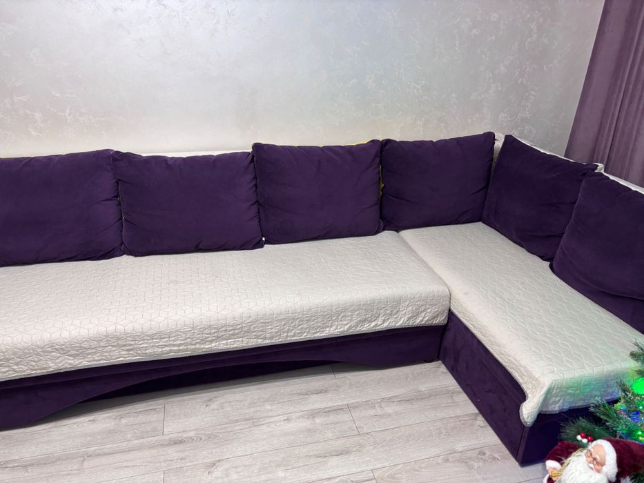 Canapea extensibila cu lada de depozitare