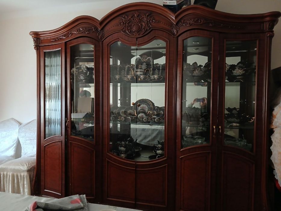 Mebel sotiladi kimga kere bosa tel qilila holati yaxshi zor