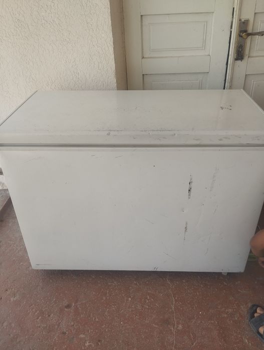 Холодильник сотилади