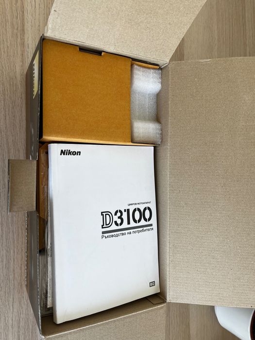 Nikon D3100 + обектив AF-S Nikkor 50mm 1.8G