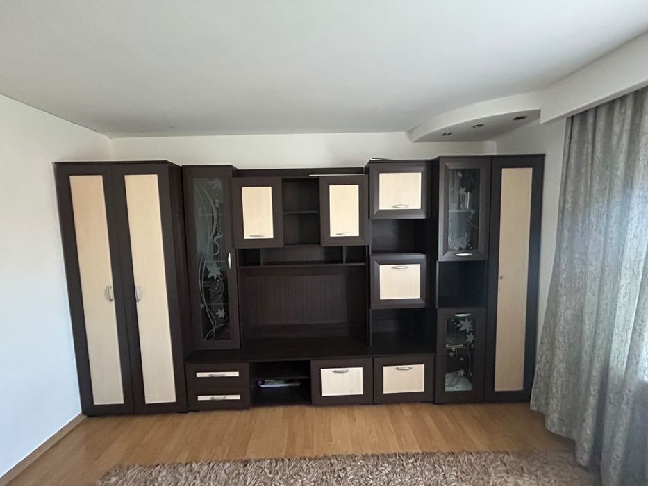 Mobila  în doua culori perfecta pt camera