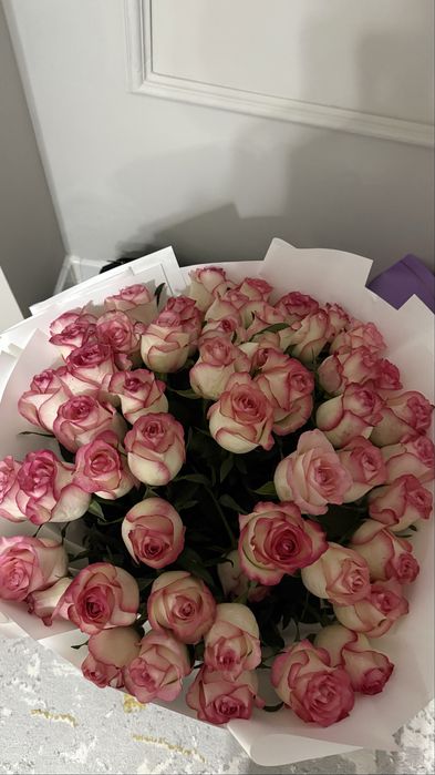 Продаю 51 шт Голландские розы (букет куплен сегодня) Цена: 27 000 тг