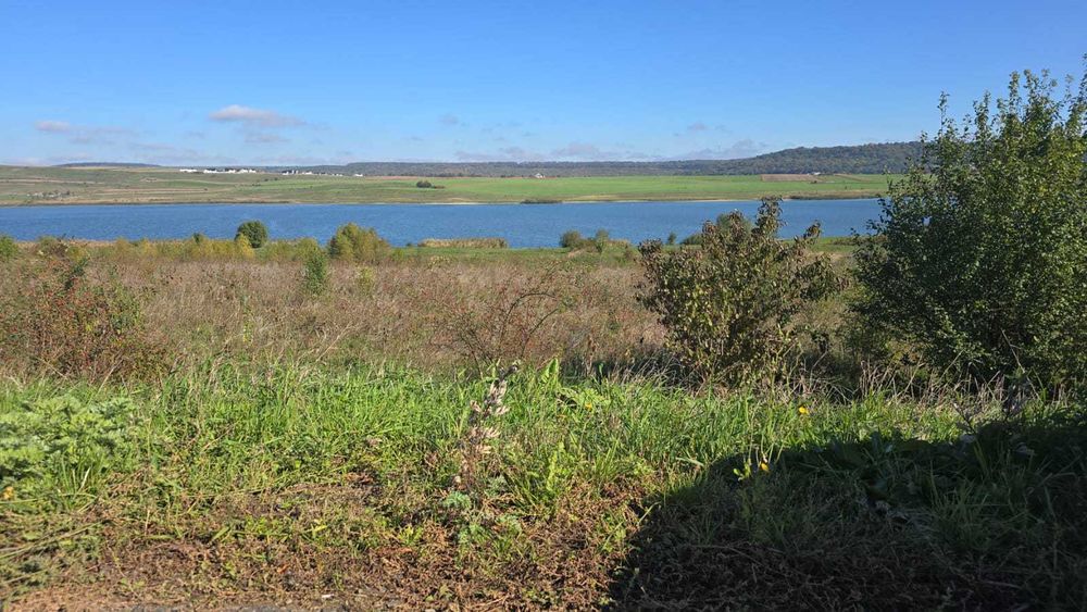 Teren Intravilan SUCEAVA pe malul iazului LIPOVENI