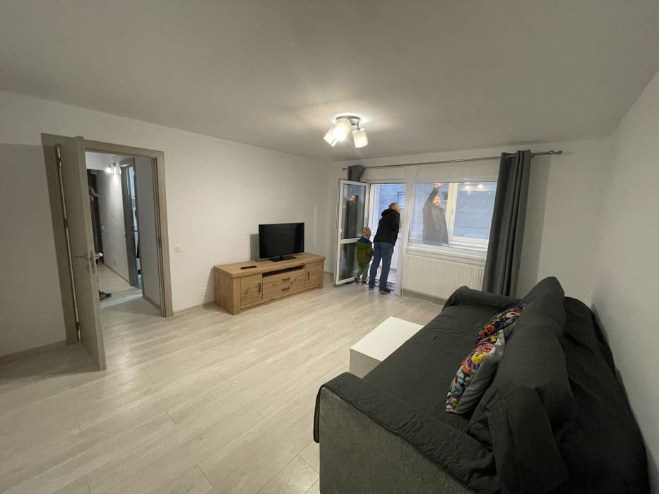 Inchiriez apartament cu 2 camere  in Noua, confort I decomandat.