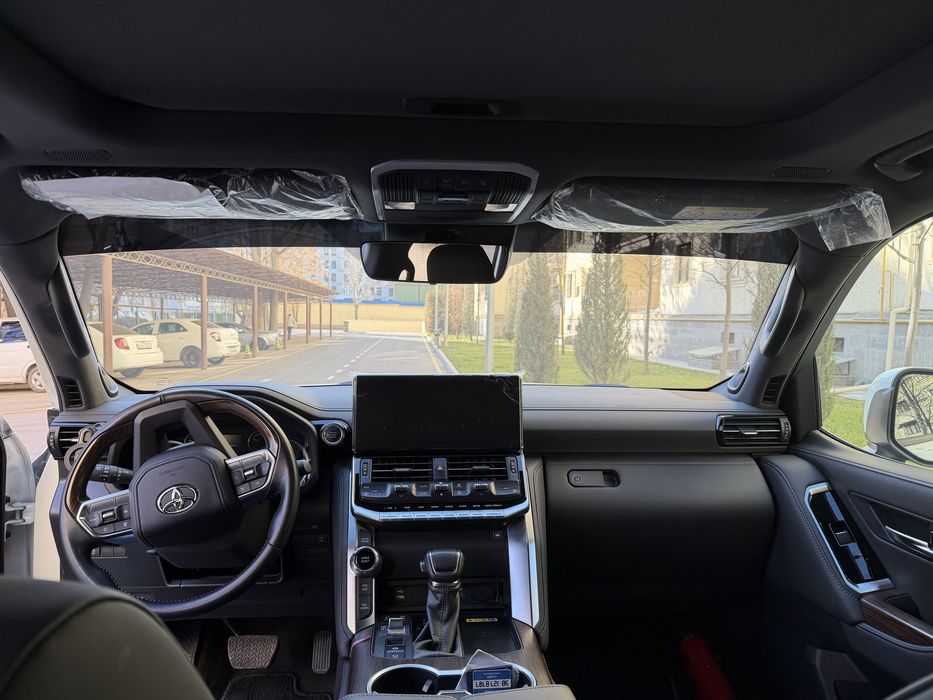 Ленд крузер 300 новая