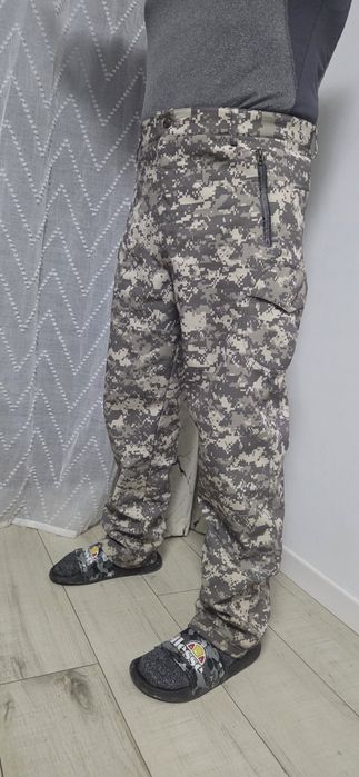 Pantaloni barbati camuflaj