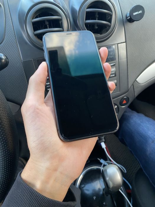 Продам Айфон 11 64gb 77%