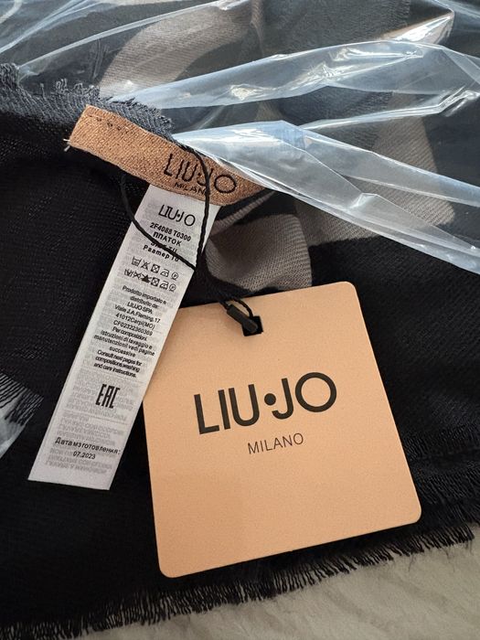 Нов Liu Jo шал за есен-зима, с етикет, неразопакован
