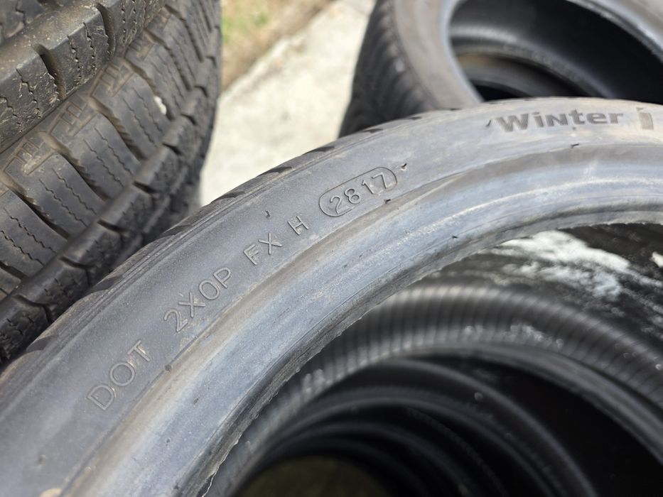 4бр Зимни гуми 235 35 19 - Hankook
