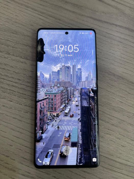 Продам смартфон Vivo V29
