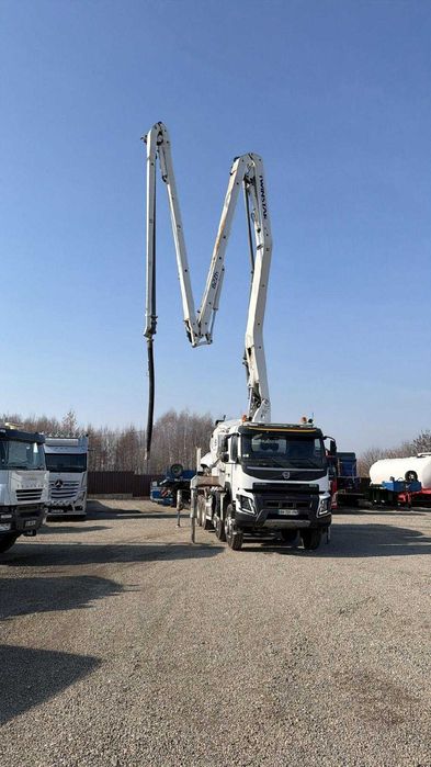Autobetoniera Volvo FMX 500 cu pompa