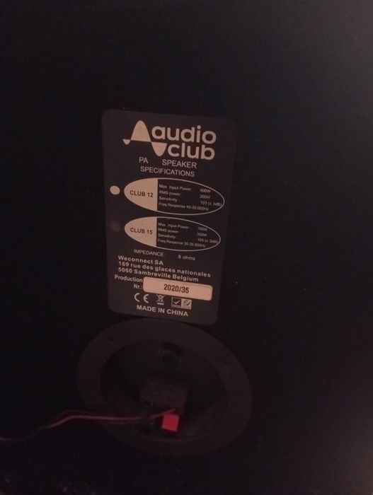 Vând stați și boxa