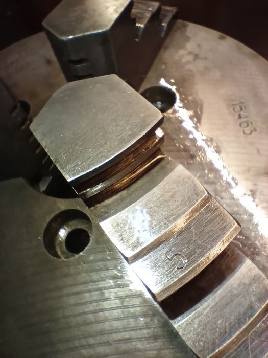 Токарный патрон .