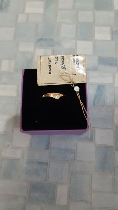 Продам золотое кольцо размер 18