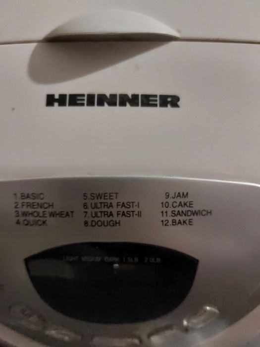 Mașina de făcut pâine Heinner