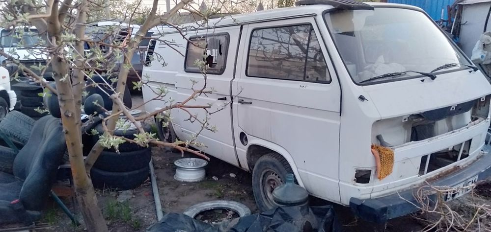 Автозапчасти на Фольксваген Т 3 диски резина и многое другое