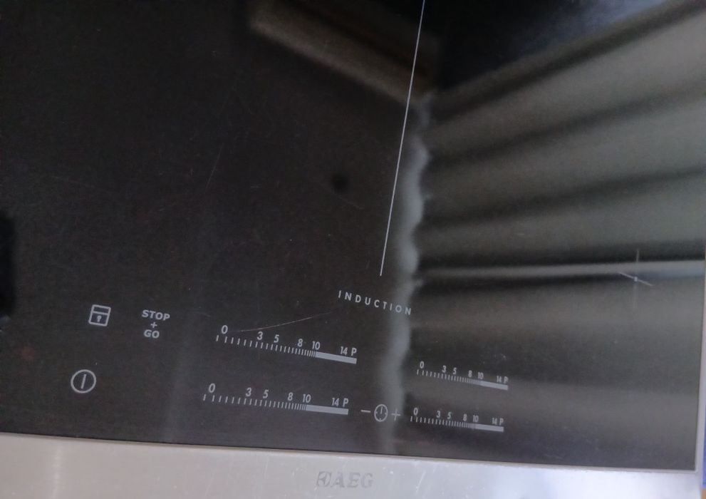 AEG плот за вграждане