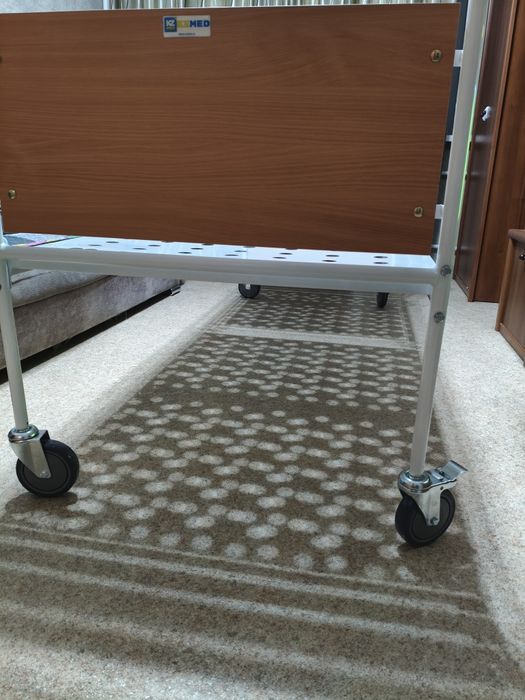Продам медицинскую кровать.