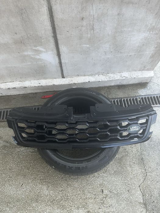 Land Rover Evogue 2018 - предна решетка