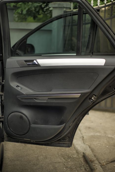 Usa stanga dreapta fata spate Mercedes ML W164 negru capota aripa bara