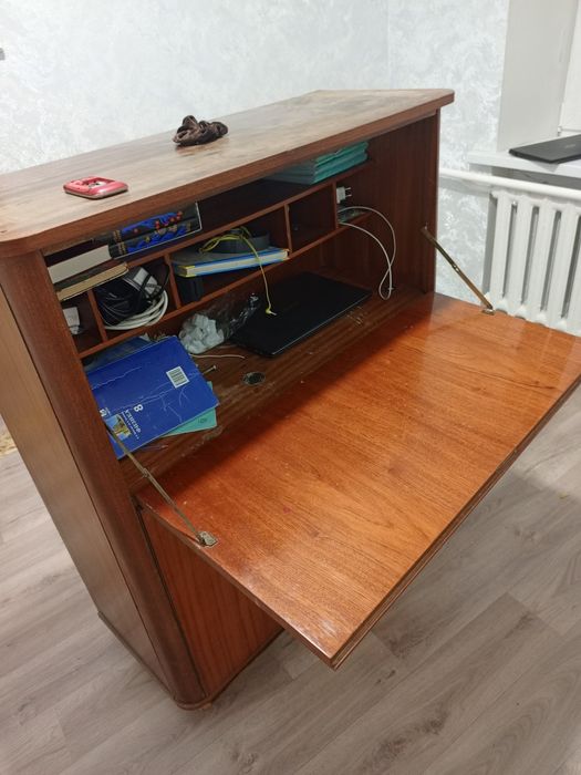 Секретер     гдр